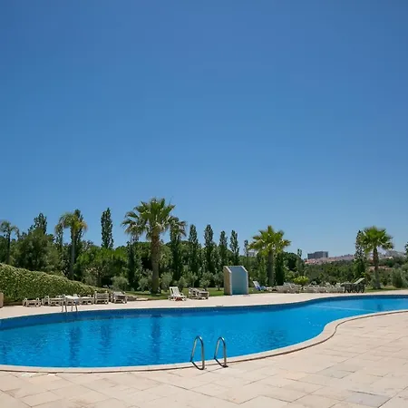 Sunny Facing The Swimming Pool * Fontainhas (Faro)