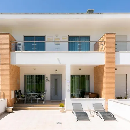 Sunny Villa Facing The Pool Fontainhas (Faro)