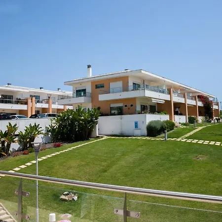 Facing The Pool By Algarve Dream Holidays * Fontainhas (Faro)